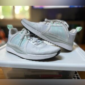 Puma Sneakers Shoes 6 running casual walking tennis shoes athletic